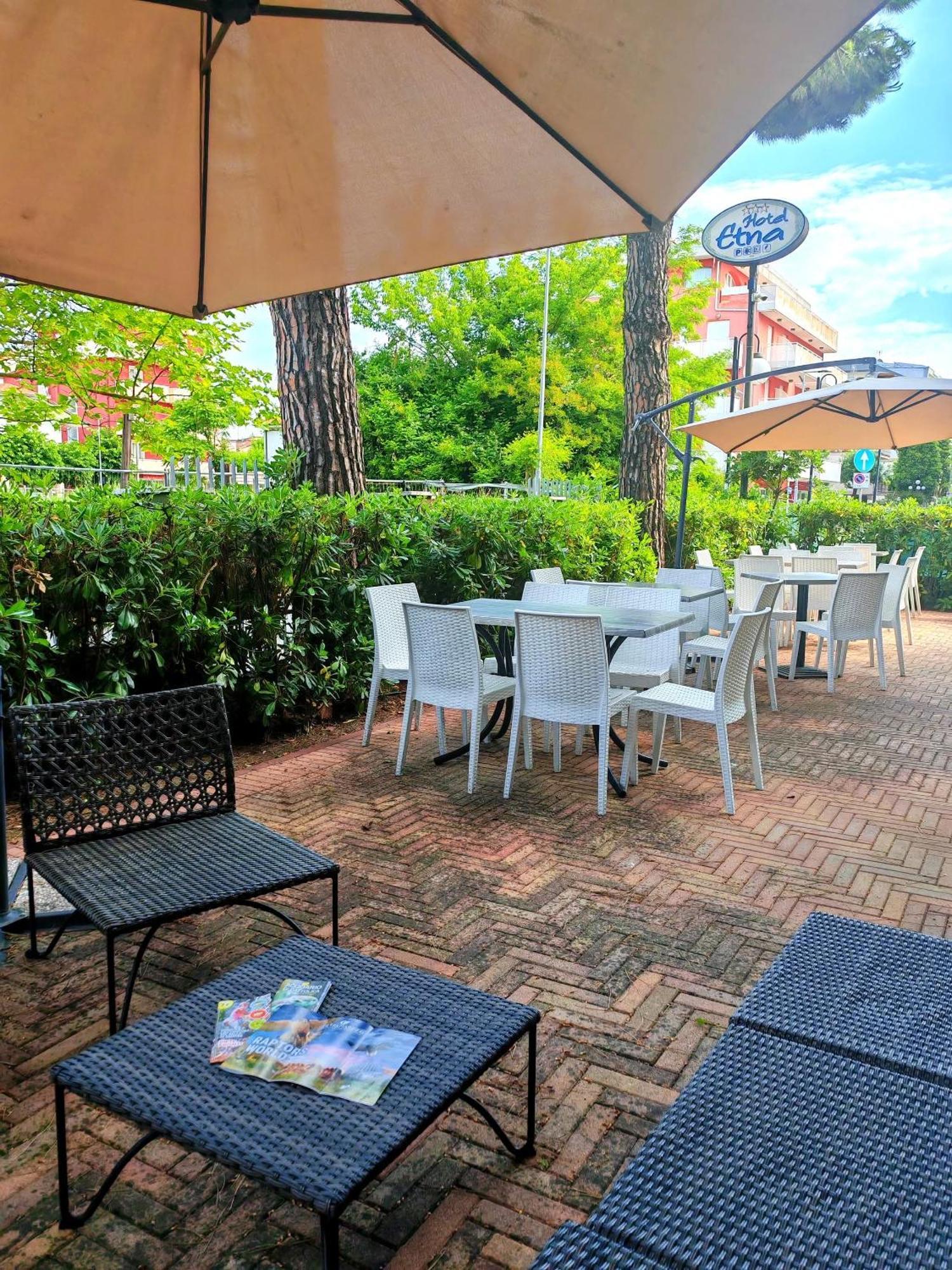 Hotel Etna - Nuova Gestione Romagnola All-Inclusive Spiaggia Parcheggio Riccione Bagian luar foto