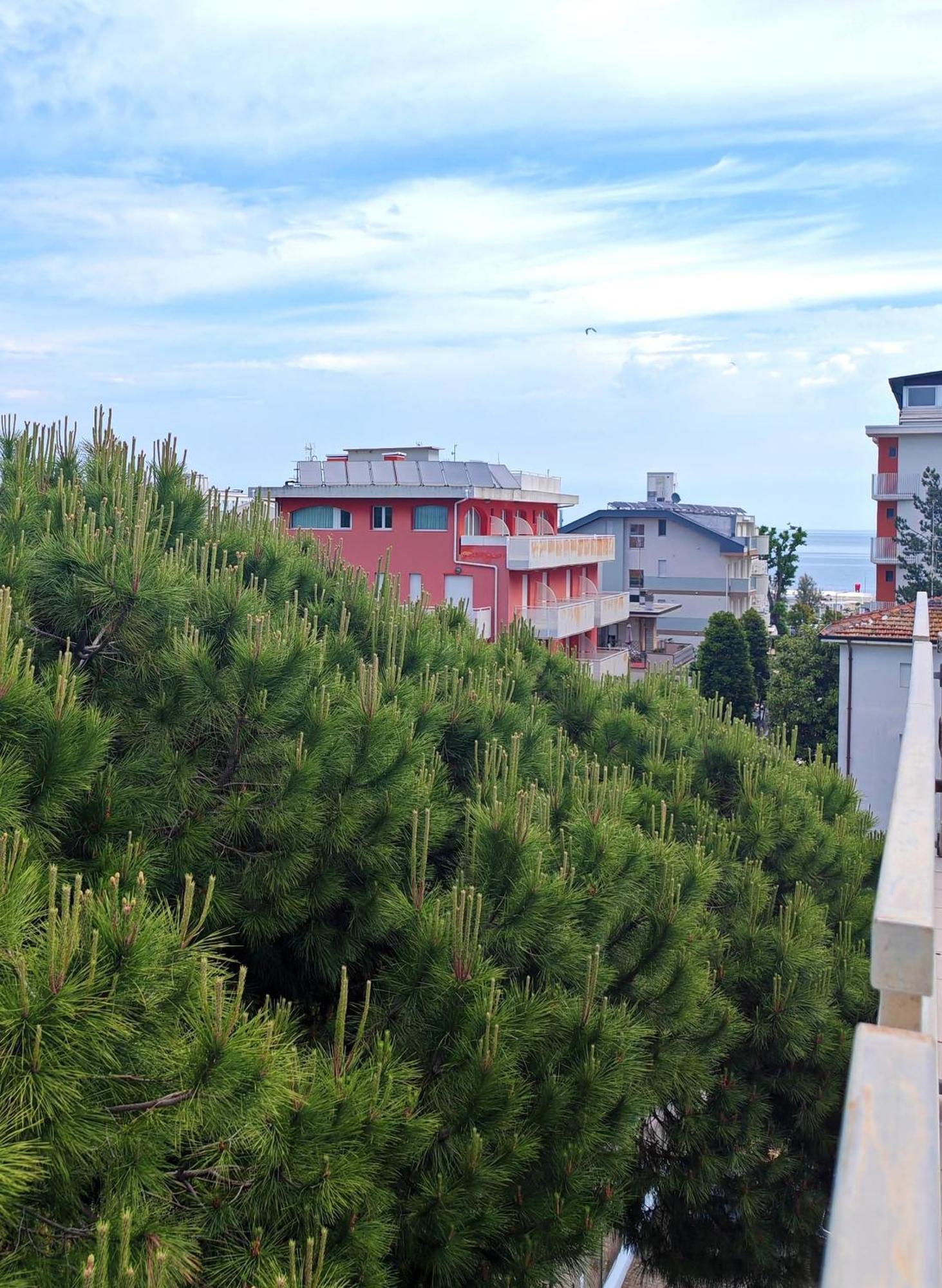 Hotel Etna - Nuova Gestione Romagnola All-Inclusive Spiaggia Parcheggio Riccione Bagian luar foto