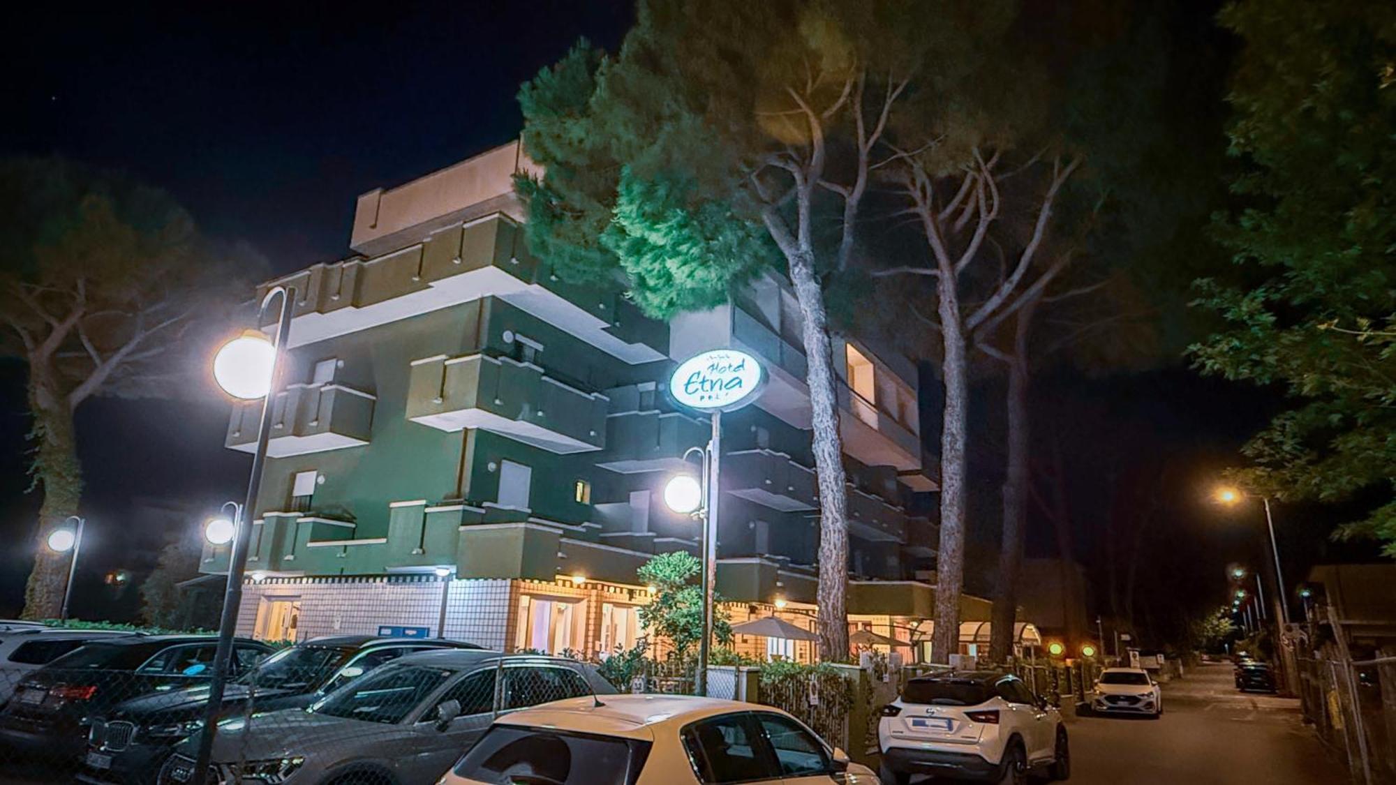 Hotel Etna - Nuova Gestione Romagnola All-Inclusive Spiaggia Parcheggio Riccione Bagian luar foto
