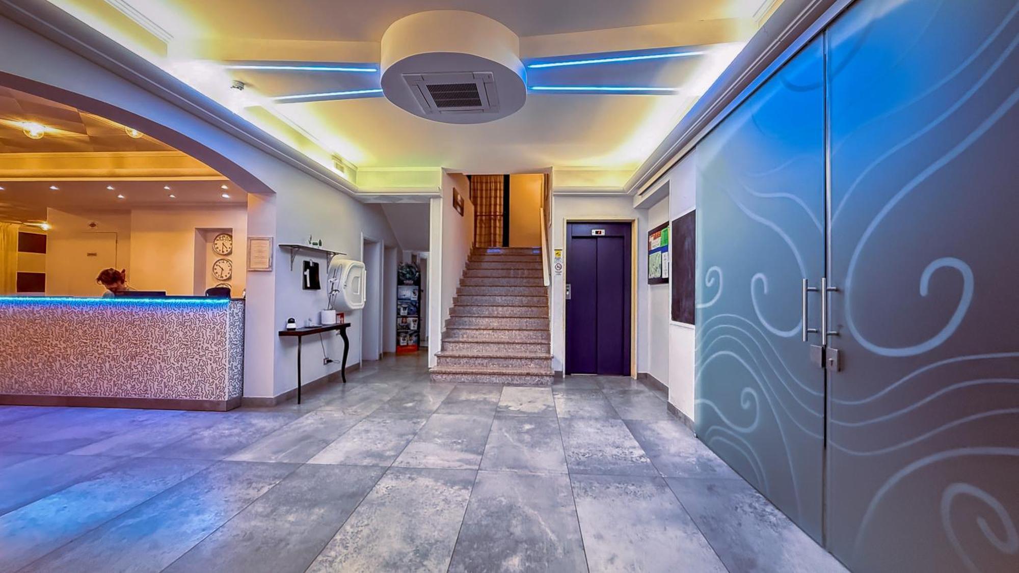 Hotel Etna - Nuova Gestione Romagnola All-Inclusive Spiaggia Parcheggio Riccione Bagian luar foto