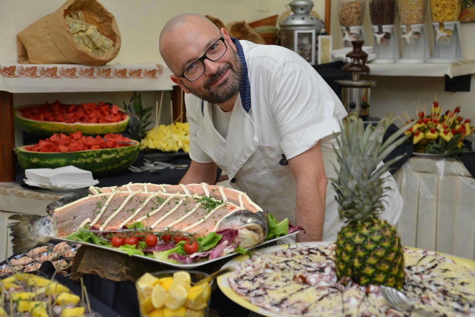 Hotel Etna - Nuova Gestione Romagnola All-Inclusive Spiaggia Parcheggio Riccione Bagian luar foto