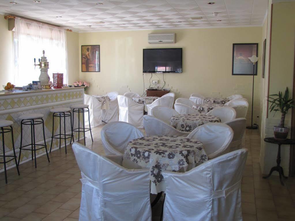 Hotel Etna - Nuova Gestione Romagnola All-Inclusive Spiaggia Parcheggio Riccione Bagian luar foto