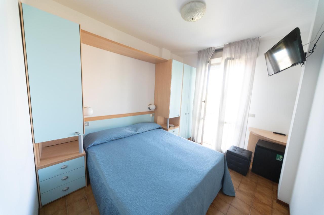 Hotel Etna - Nuova Gestione Romagnola All-Inclusive Spiaggia Parcheggio Riccione Bagian luar foto